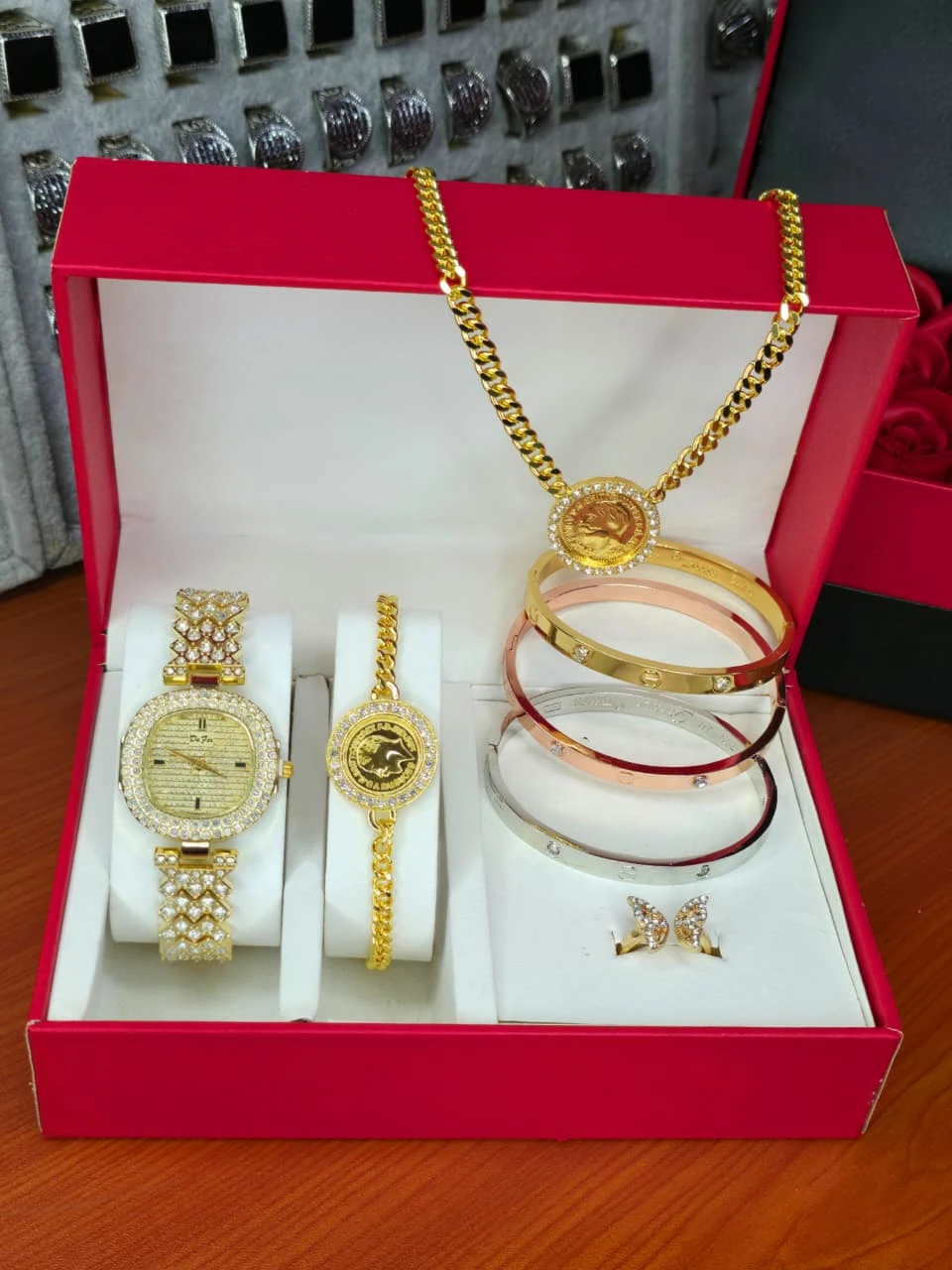 طقم اكسسوار نسائي ٧ قطع