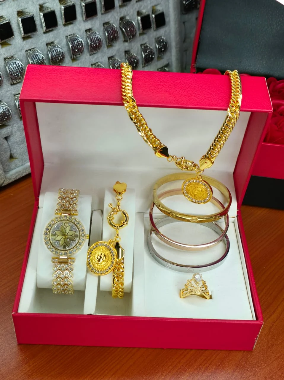 طقم اكسسوار نسائي ٧ قطع