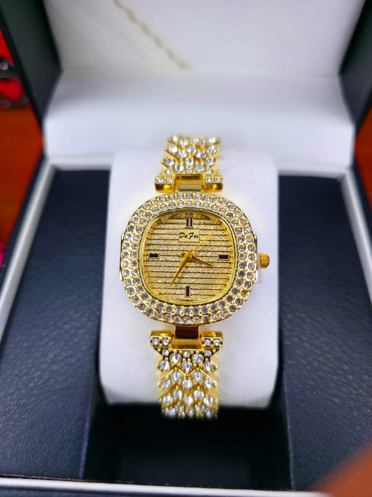 ساعه نسائية