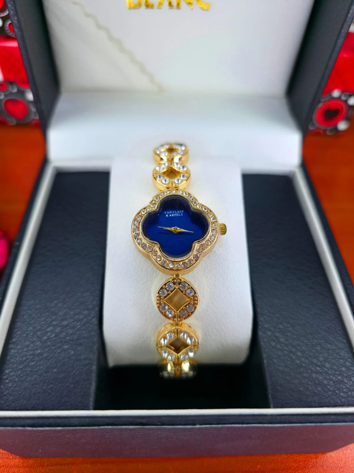 ساعه نسائية