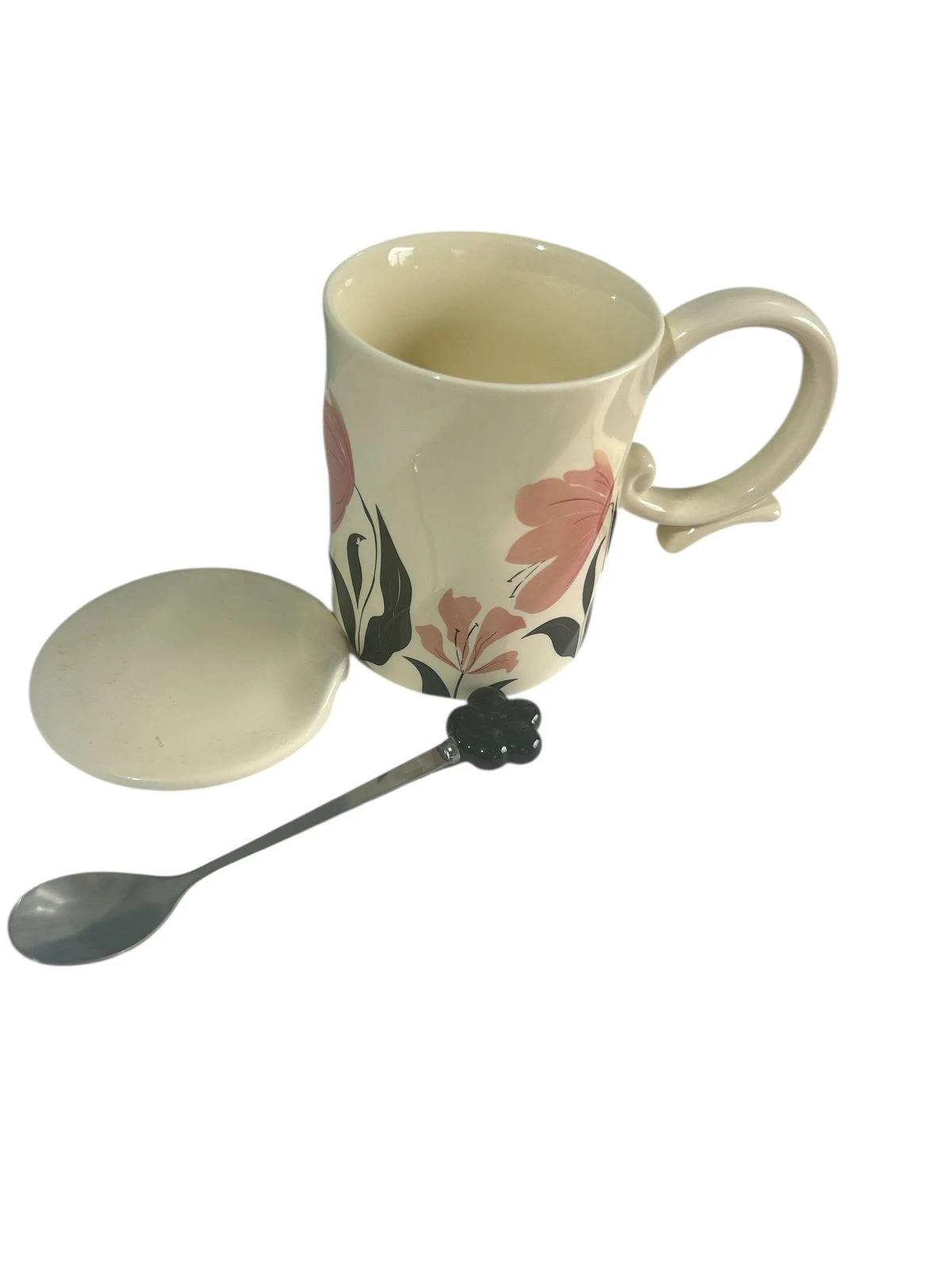 ماغ سيراميك بتصميم زهور ناعم مع غطا وملعقة، مثالي لنسكافيه والقهوة وقعدة رايقة