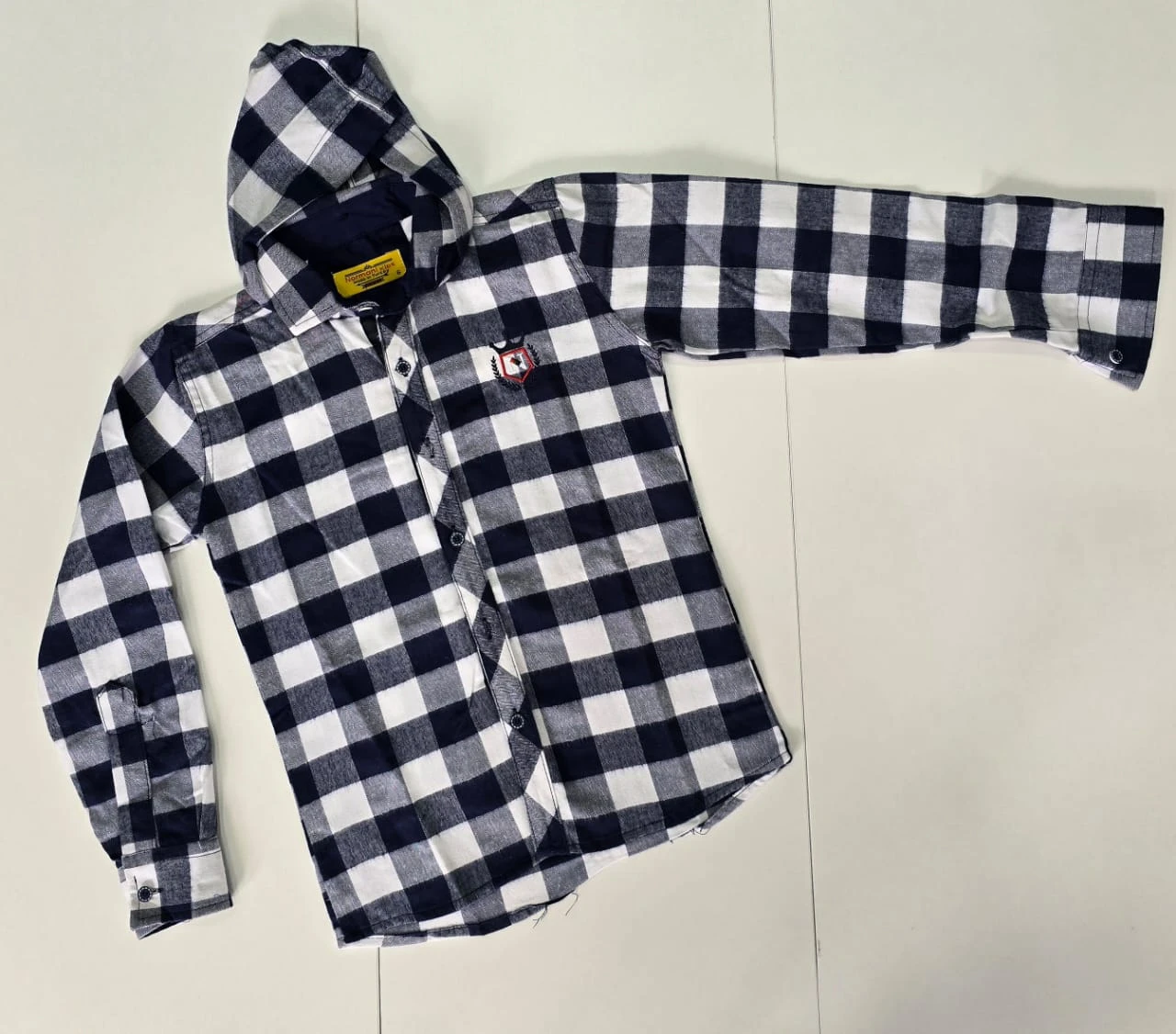 قميص ولادي مع برنيطة rayee